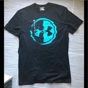 Under armour tee shirt!